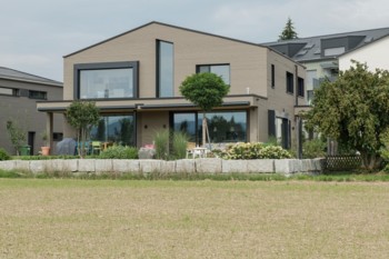 Modernes Klimaholzhaus mit viel Liebe zum Detail